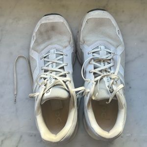 White on cloud runner size 11